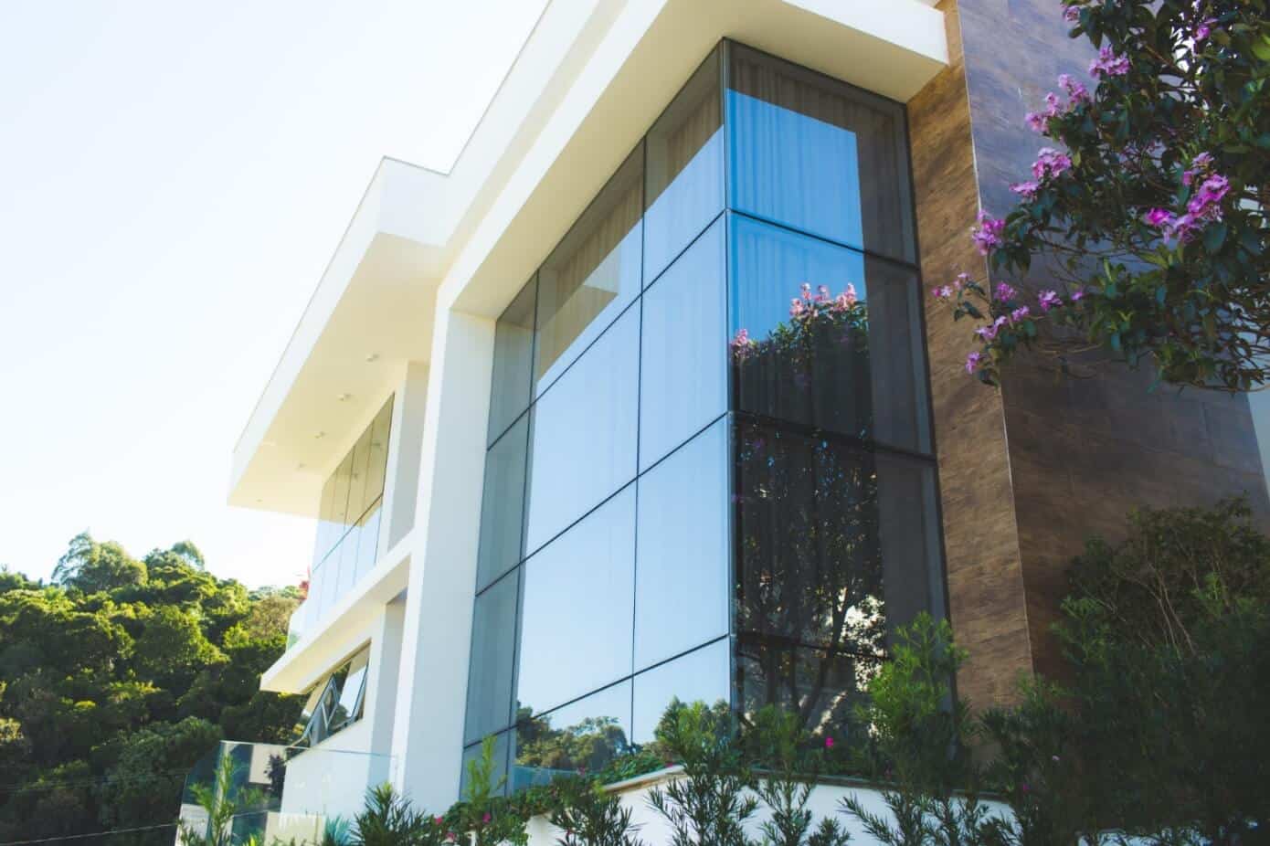 Instalação de Fachada Glazing: Passo a Passo e Dicas Importantes