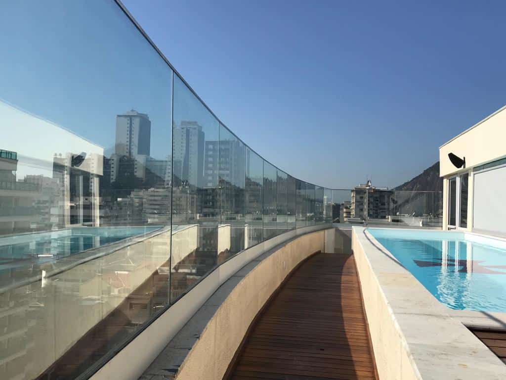 Vidro curvo: vantagens e onde usar