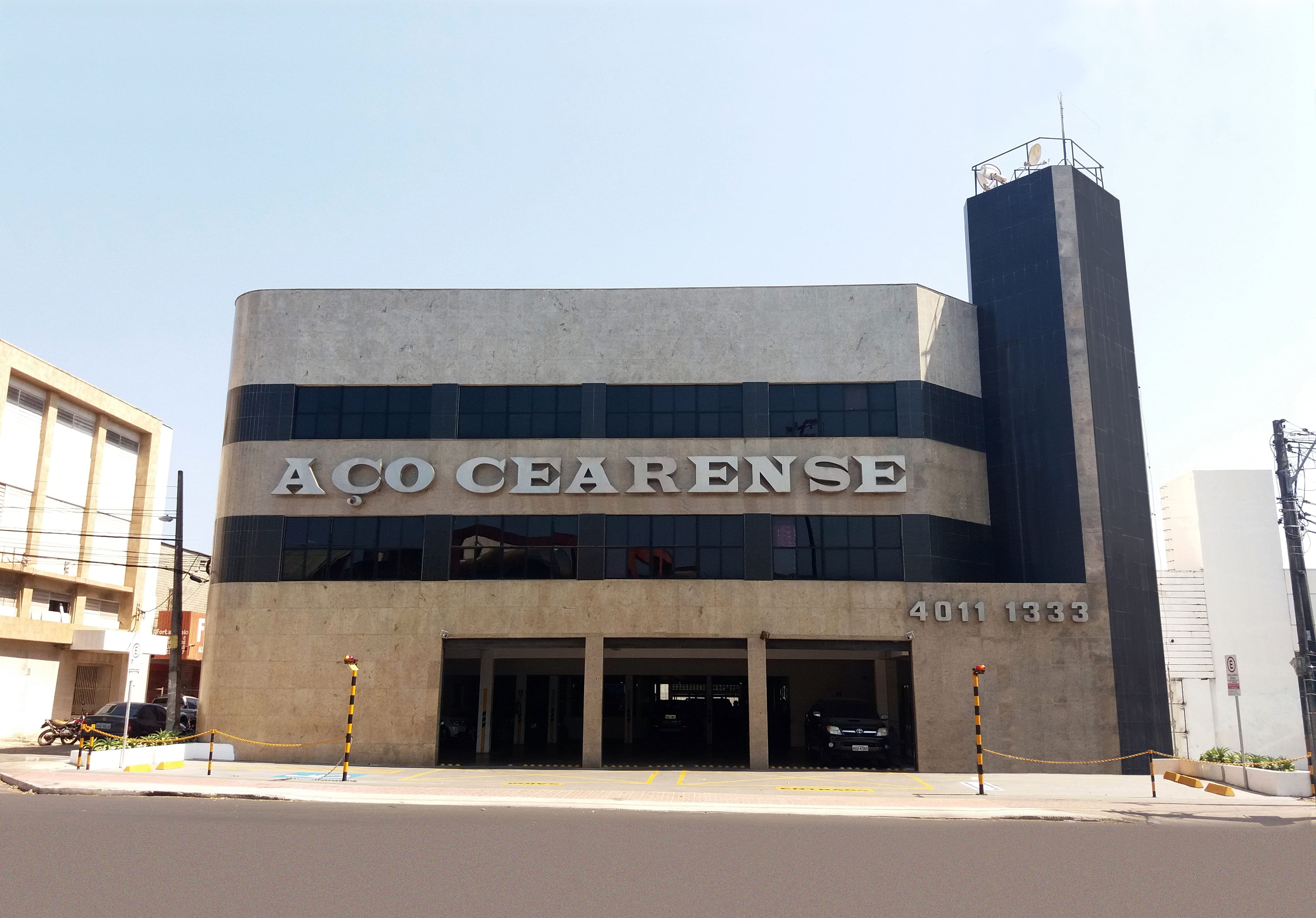 Fachada comercial: 10 projetos para se inspirar