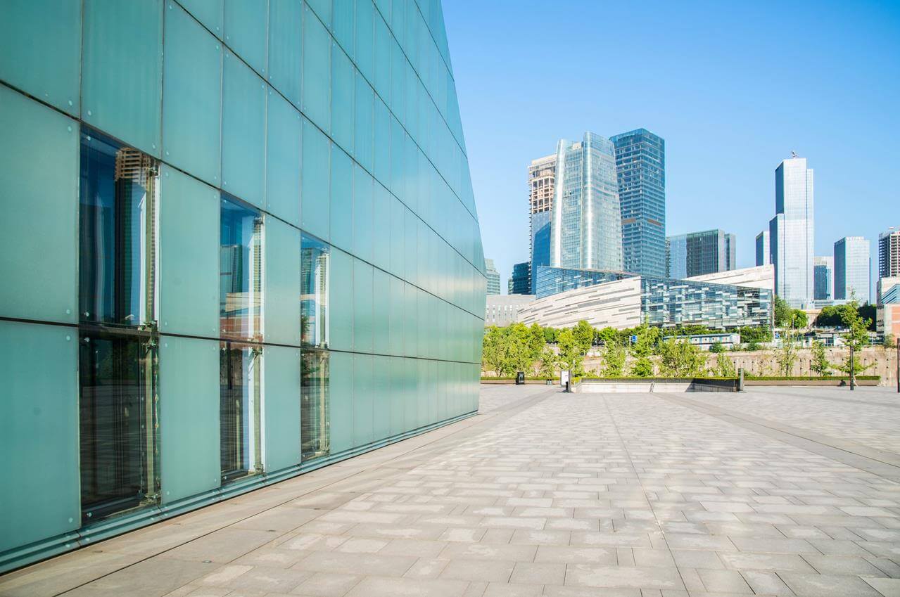 Guia: Como Escolher o Vidro Perfeito para Fachada