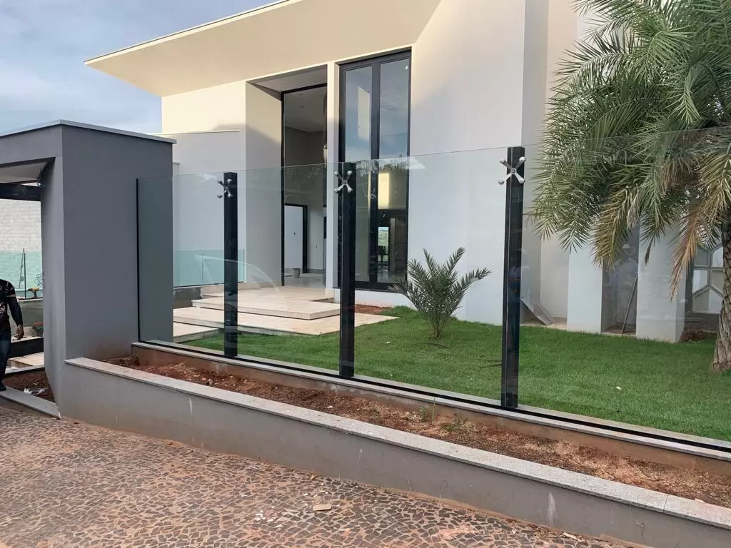 Parede de Vidro com Privacidade: Guia