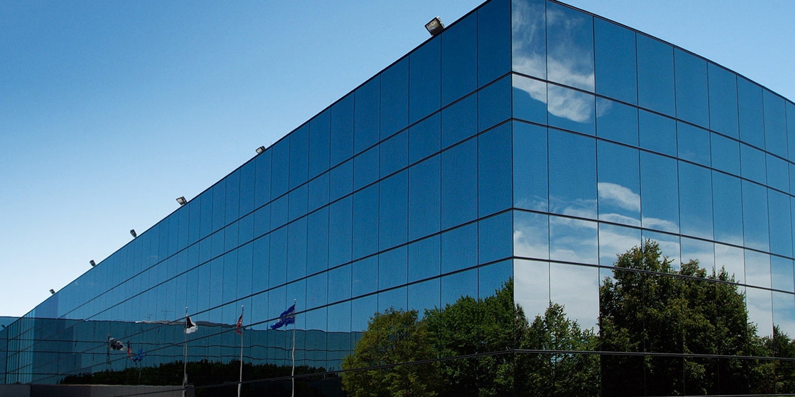 Vidro espelhado: Mitos e verdades  